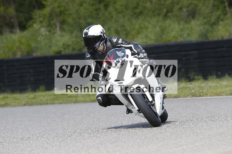 Archiv-2025/09 22.04.2025 Cornu Master School ADR/rot-rouge/10